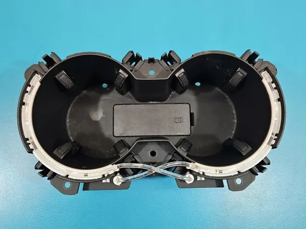 Porta-copos Audi OEM 8W0862533A - Estado usado image 3