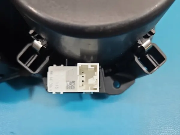 Porta-copos Audi OEM 8W0862533A - Estado usado image 6