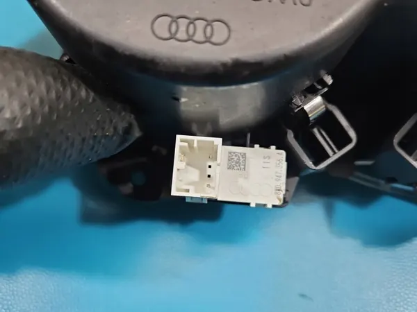 Porta-copos Audi OEM 8W0862533A - Estado usado image 7