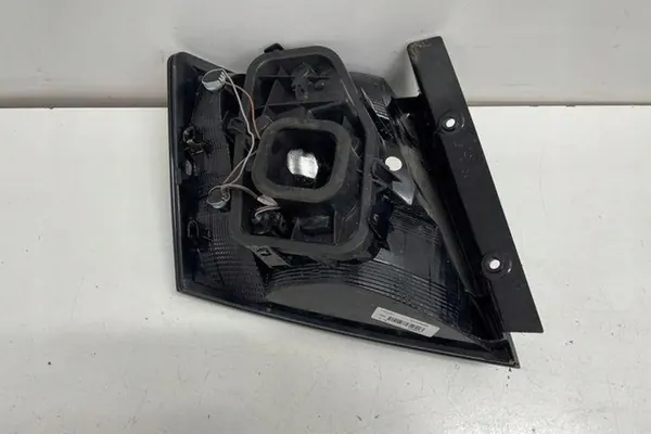 Luz trasera derecha SKODA FABIA III 2018 image 2