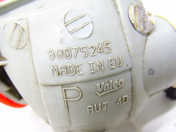 Luz de nevoeiro traseira direita OEM 89075245 Volvo XC60 I image 6