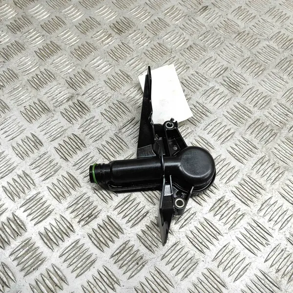 Pompe à huile VOLVO XC40 2.0L essence 2022 OEM 31430929 image 1