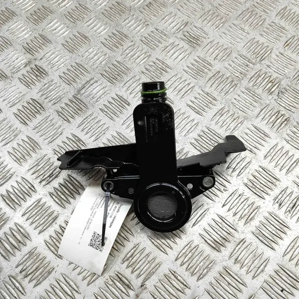 Pompe à huile VOLVO XC40 2.0L essence 2022 OEM 31430929 image 3