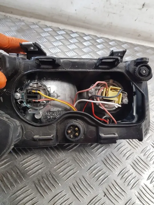 DEPO Vänster framlykta med blinkers Audi A3 8L image 3