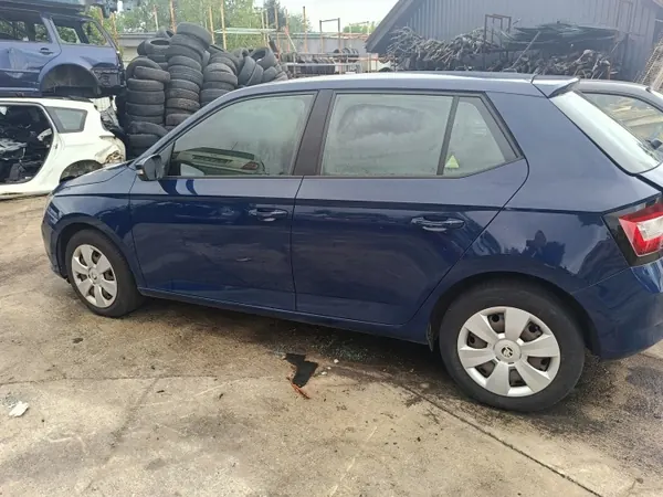 Skoda Fabia III takapuskuri PAS TYŁ WANNA OEM image 5