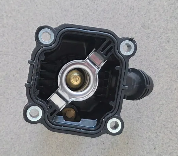 Carcasa de termostato Volvo XC60 II S90 XC90 V90 2.0D image 2