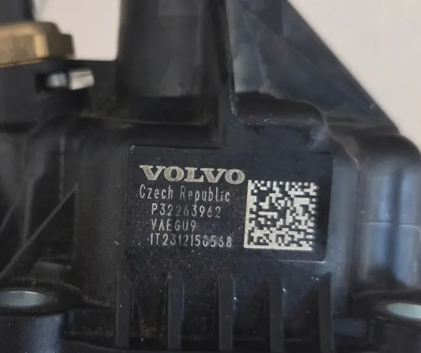 Carcasa de termostato Volvo XC60 II S90 XC90 V90 2.0D image 3