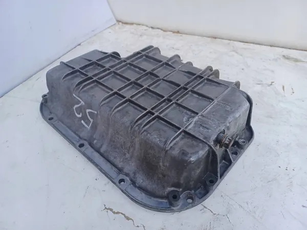 MERCEDES S W220 3.2 Oljetank A1120140603 image 3