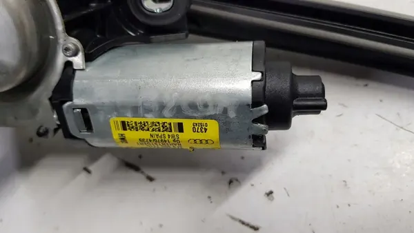 Bakrutorhållarmotor OEM 4F9955711C Audi A4 B8 image 9