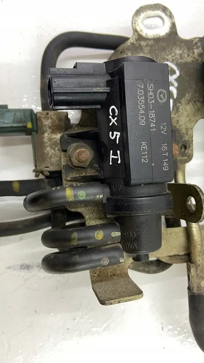 Mazda CX-5 I 2012-2017 Solenoide de vacío SH03 18741 image 3