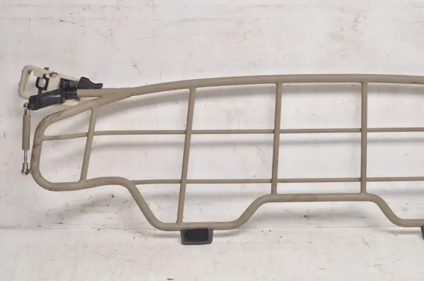 Grille de coffre Volvo OE 235870 - Utilisée image 5
