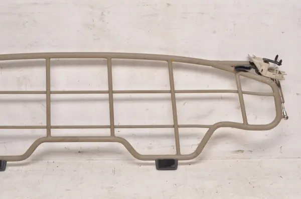 Grille de coffre Volvo OE 235870 - Utilisée image 6