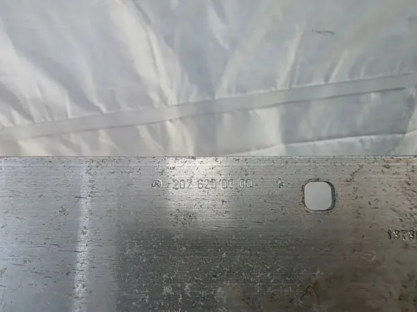Mercedes-Benz Voorbalk OEM A2076200300 - Gebruikt image 7