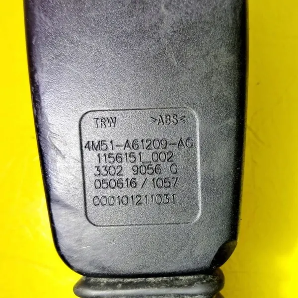 Vänster fram säkerhetsbältesspänne OEM DRC98146 Ford Focus image 4