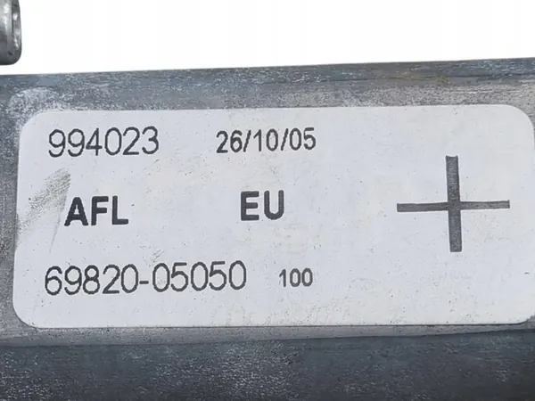 Elevador de vidro dianteiro esquerdo Toyota Avensis T25 02-06 OEM 69820-05050 image 4