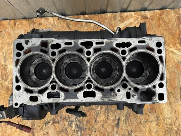 Motorunterblock Pfosten OEM BLOK DÓŁ SŁUPEK SILNIK image 5