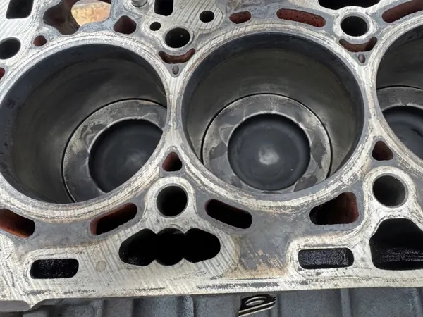 Motorunterblock Pfosten OEM BLOK DÓŁ SŁUPEK SILNIK image 6