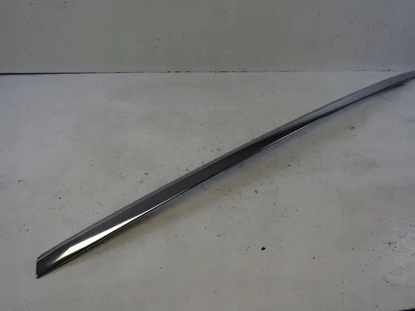 VW T6 rear chrome trim 7E0853079B image 3
