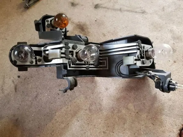 BMW 5 Touring E61 takavalonliitin OEM 6923305 image 4