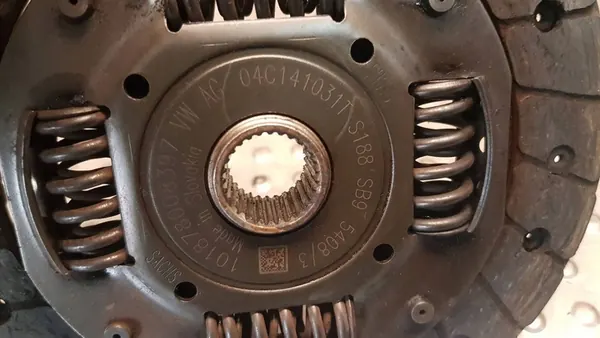 Volante de Dupla Massa 04C105269B VW Up Citigo Mii Fabia III image 4