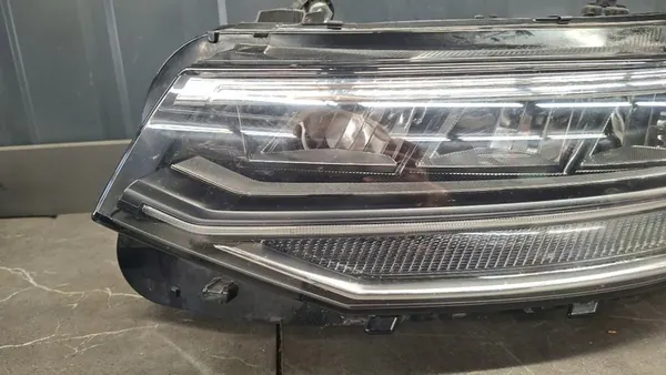 Farol Esquerdo VW Tiguan II LIFT 5NB941035C image 3