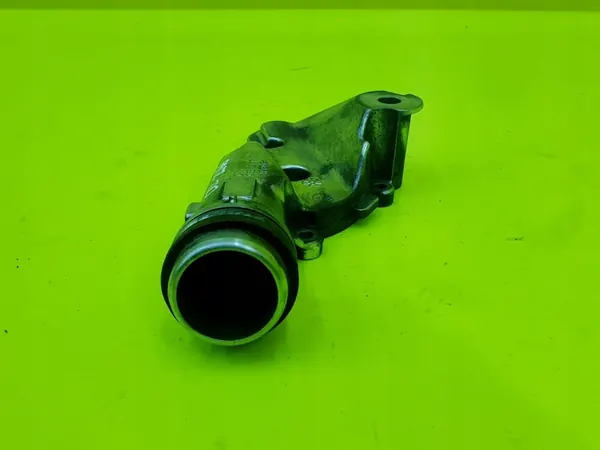 Carcaça do termostato A6 C7 A8 D4 Q5 S4 B8 Q7 A7 3.0 TFSI image 4