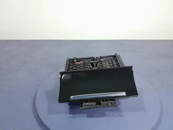 Skoda Superb III Askkopp OEM 313160/Lochow Begagnad image 2