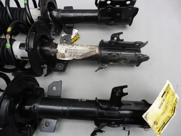 MCPERSON Stoßdämpfer Vorne OEM - Ford Fiesta MK7 image 4