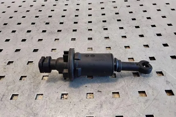 Kytkin sylinteri OPEL VIVARO COMBI 2.0L diesel 2010 image 4