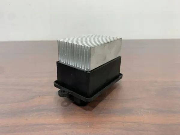 OEM A43002100 Lämmityspuhaltimen vastus Renaultille image 4