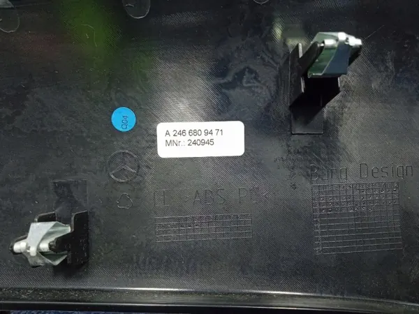 Mercedes Classe B W246 Garniture Console OEM A2466809471 image 8