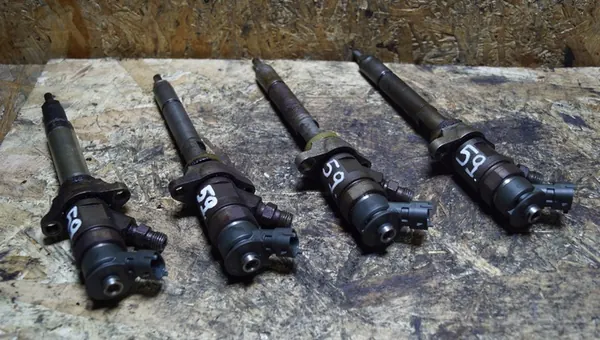 INJEKTOR CITROEN C4 PICASSO 0445110297 image 3