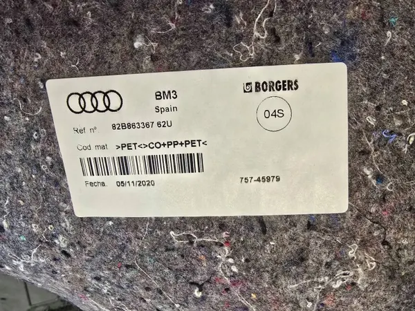 Tapete Audi A1 OEM 82A863919 - Estado usado image 7