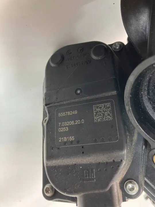 Opel Insignia B 2.0D Coletor de admissão 55500777 image 4