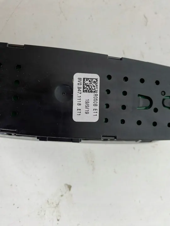 OEM 8V0947111B Heckdachleuchte für Audi Q3/A3 image 4