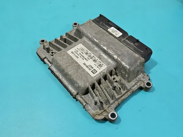 Unité de contrôle moteur Chevrolet Cruze 1.6 16V image 3