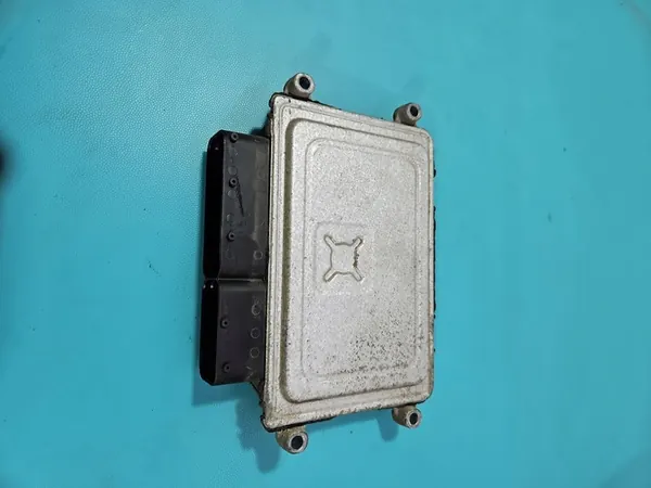 Unité de contrôle moteur Chevrolet Cruze 1.6 16V image 4