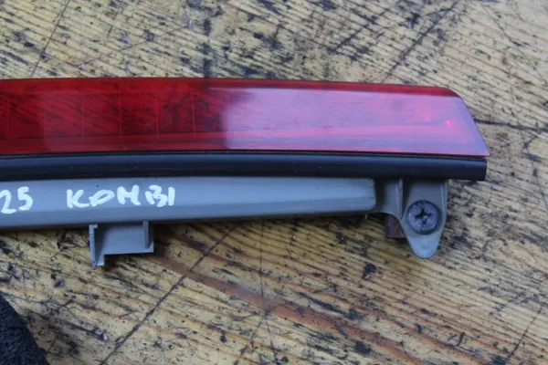 Derde Remlicht Toyota Avensis T25 Station 03-06 OEM image 4