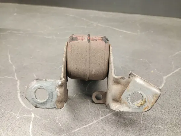 Suporte de escape AUDI A6 C6 2.7TDI AVANT 4F0253147A image 4