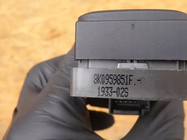 AUDI A4 B8 8K Raamknoppen Set OEM image 3