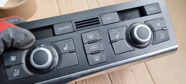 Panel climatización Audi A6 C6 OEM 4F2820043AA image 3