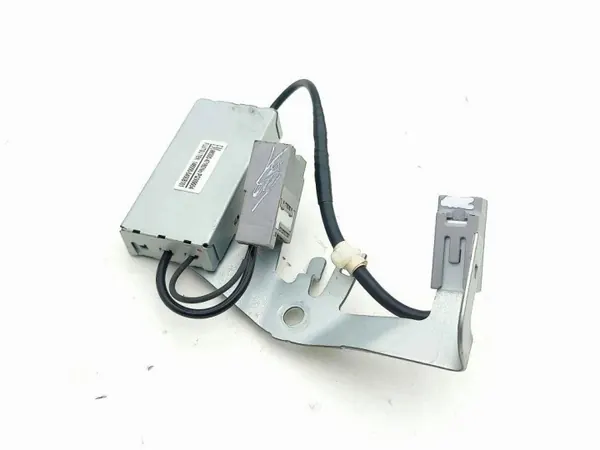 Amplificateur antenne Toyota OEM 8630047160 pour Prius image 3
