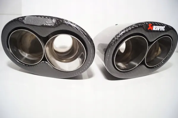 Ponta de escape AKRAPOVIC Carbono 90/63 P image 4