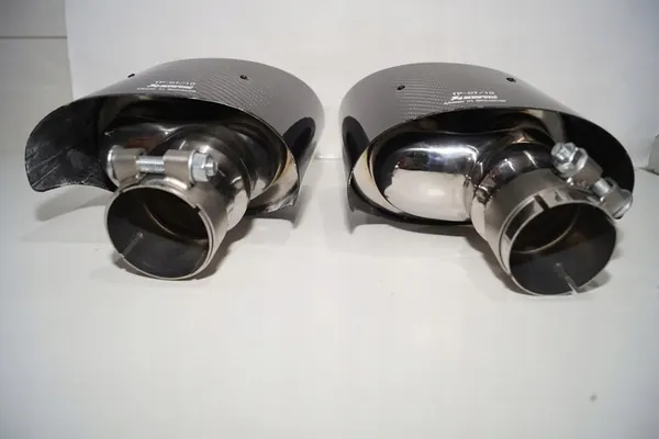 Ponta de escape AKRAPOVIC Carbono 90/63 P image 6