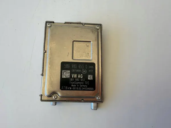 Assistente mudança de faixa OEM 5WA980653 - Usado image 3