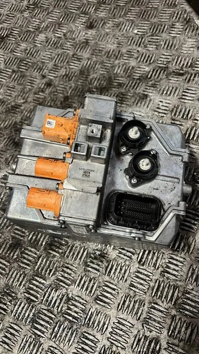 Inversor com conversor BMW OEM 5A734D1 - Usado image 4