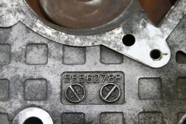 Distributiekettingdeksel OEM 55562788 Opel Astra J image 5