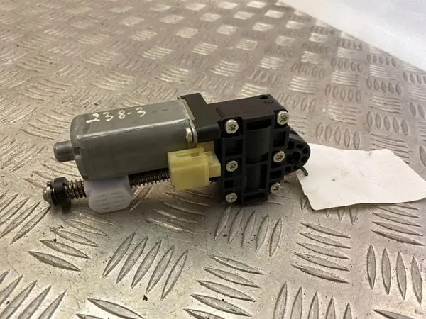 Mercedes-Benz stuurkolommotor OEM 0390203399 image 3