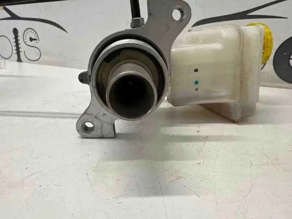 Bremsbehälter Jeep Avenger OEM A006D412 Gebraucht image 5