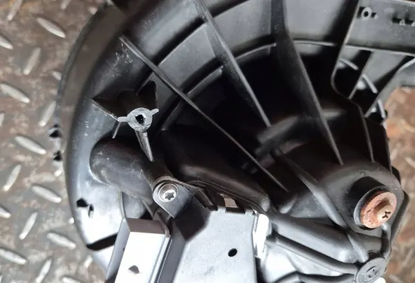 Nissens 87025 Ventilador interior image 6